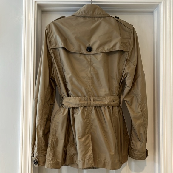 Authentic Burberry Trench - Picture 2 of 13